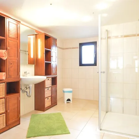 Vakantiehuis Charming Cosy In A Peaceful Area